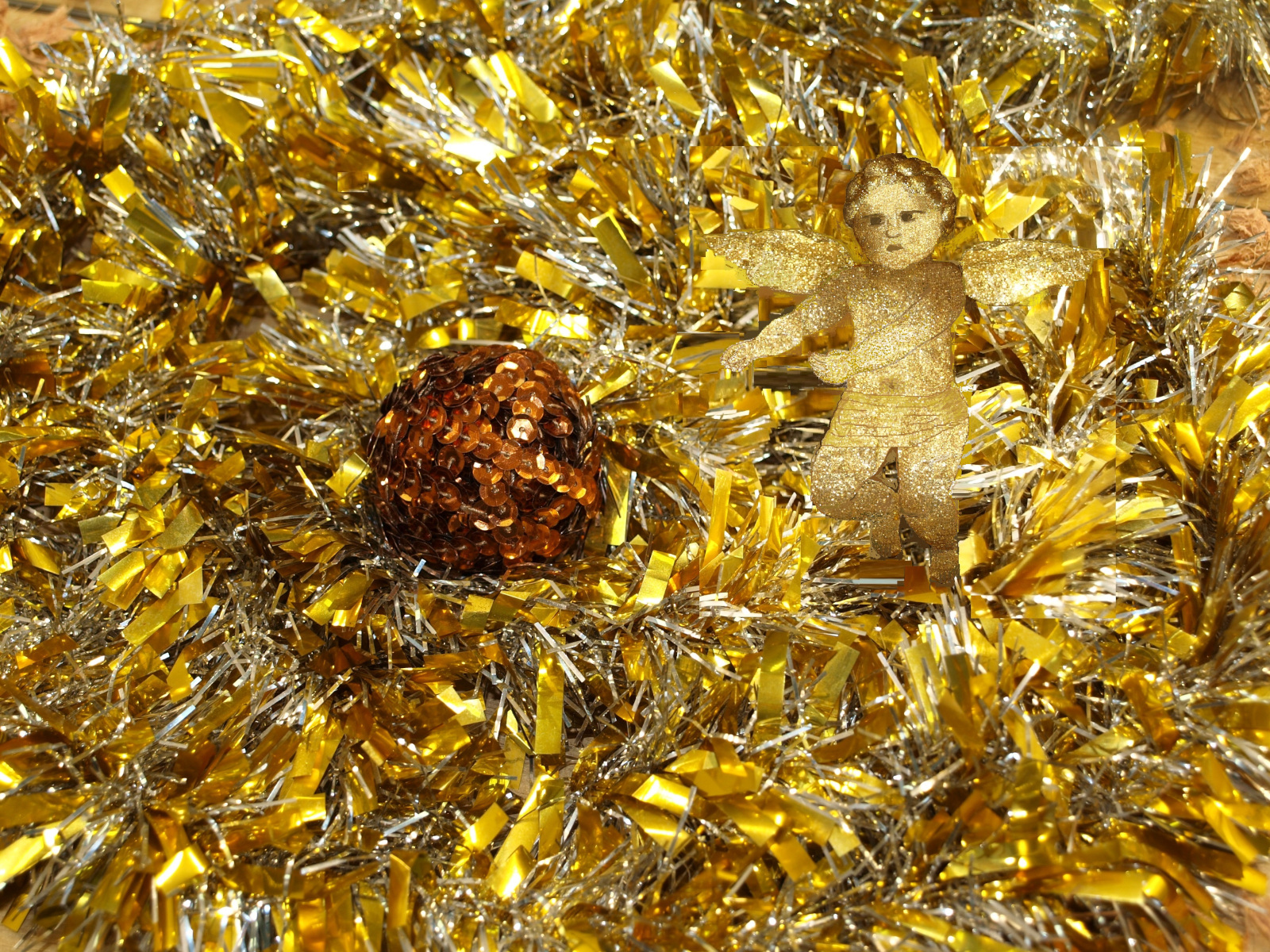 Toastmaster. Christmas toys in Typology